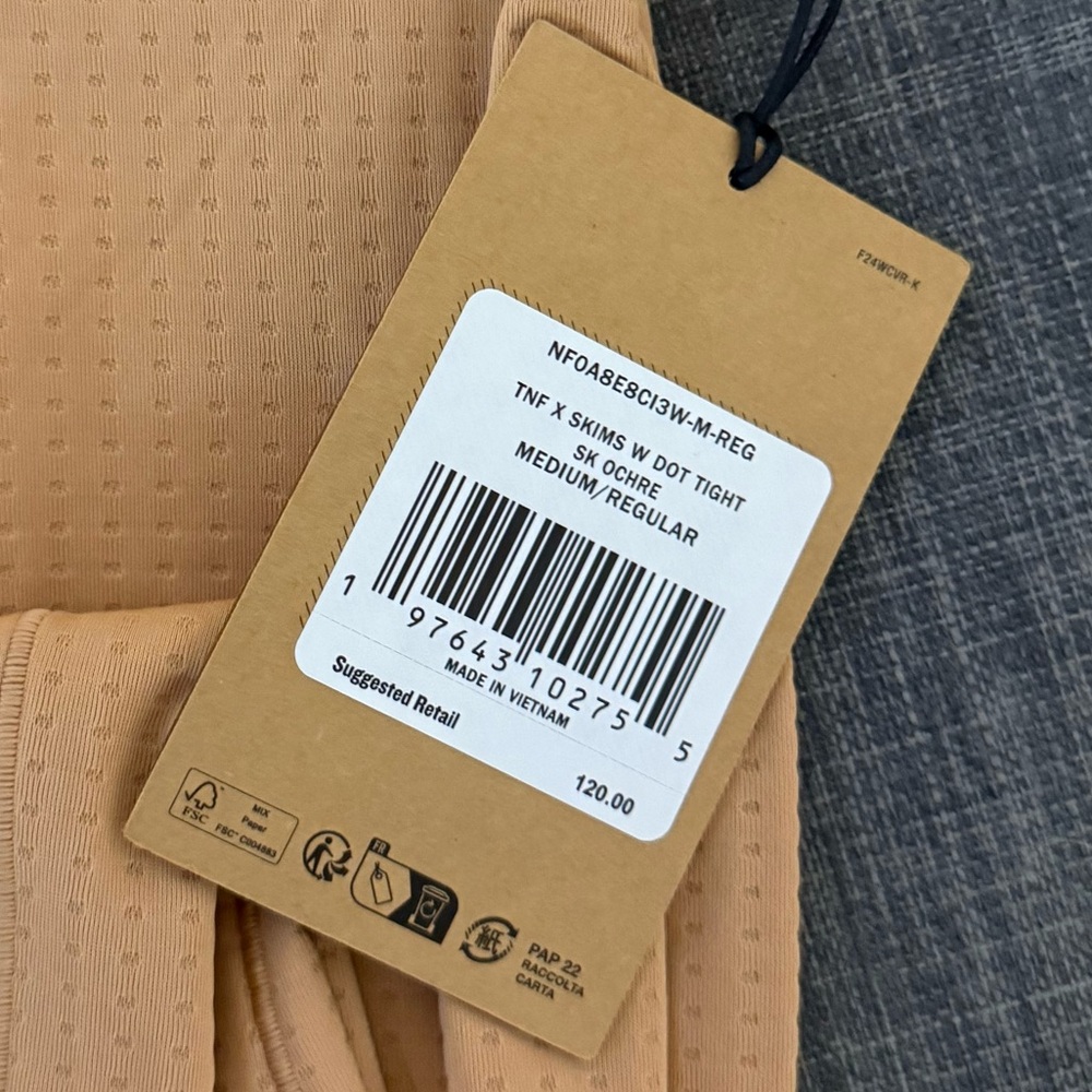 NWT SKIMS X NORTH FACE W DOT TIGHT
COLOR OCHRE
SIZE MEDIUM/REGULAR - Picture 8 of 9